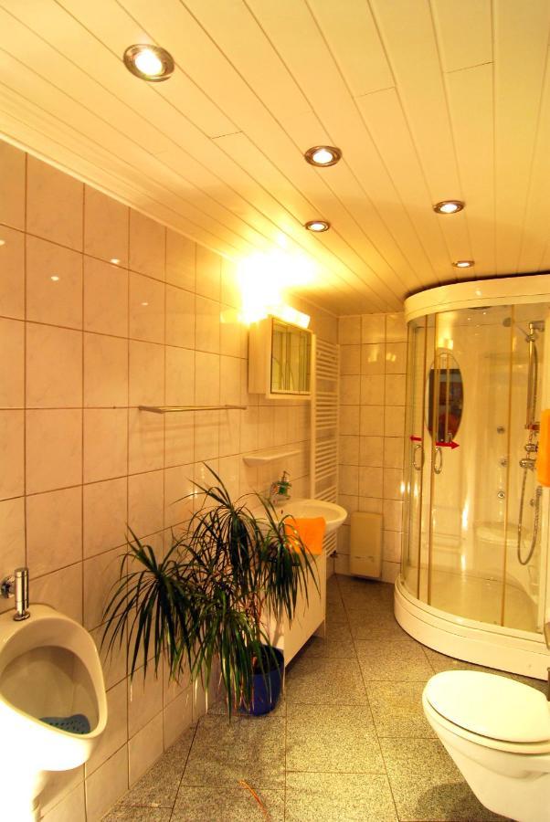 Ferienwohnung Krings&Monteurwohnungen Eschweiler Exterior foto